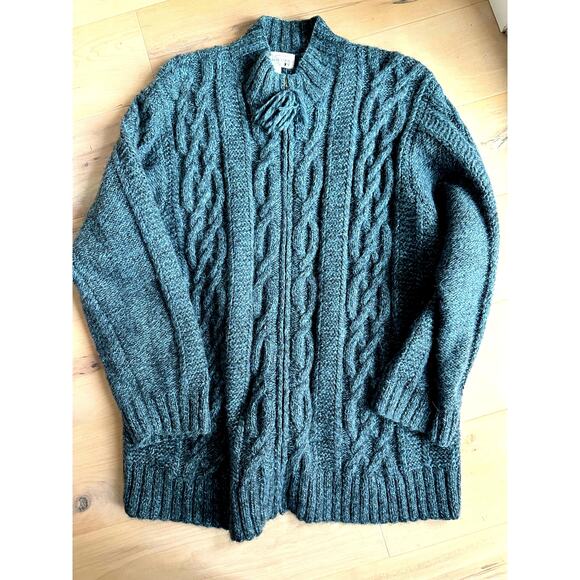 This item is no longer available, but due to the Poshmark, I am unable to delete - Picture 3 of 8